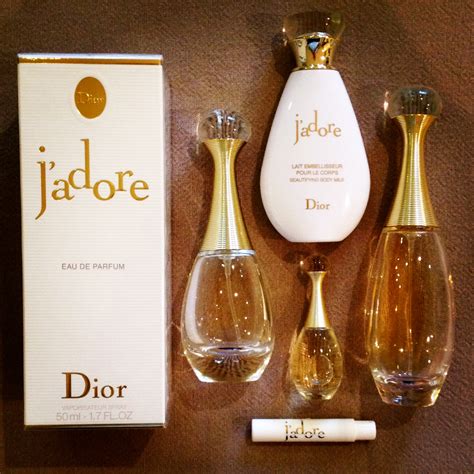 what does dior j'adore perfume smell like|j'adore Dior perfume model.